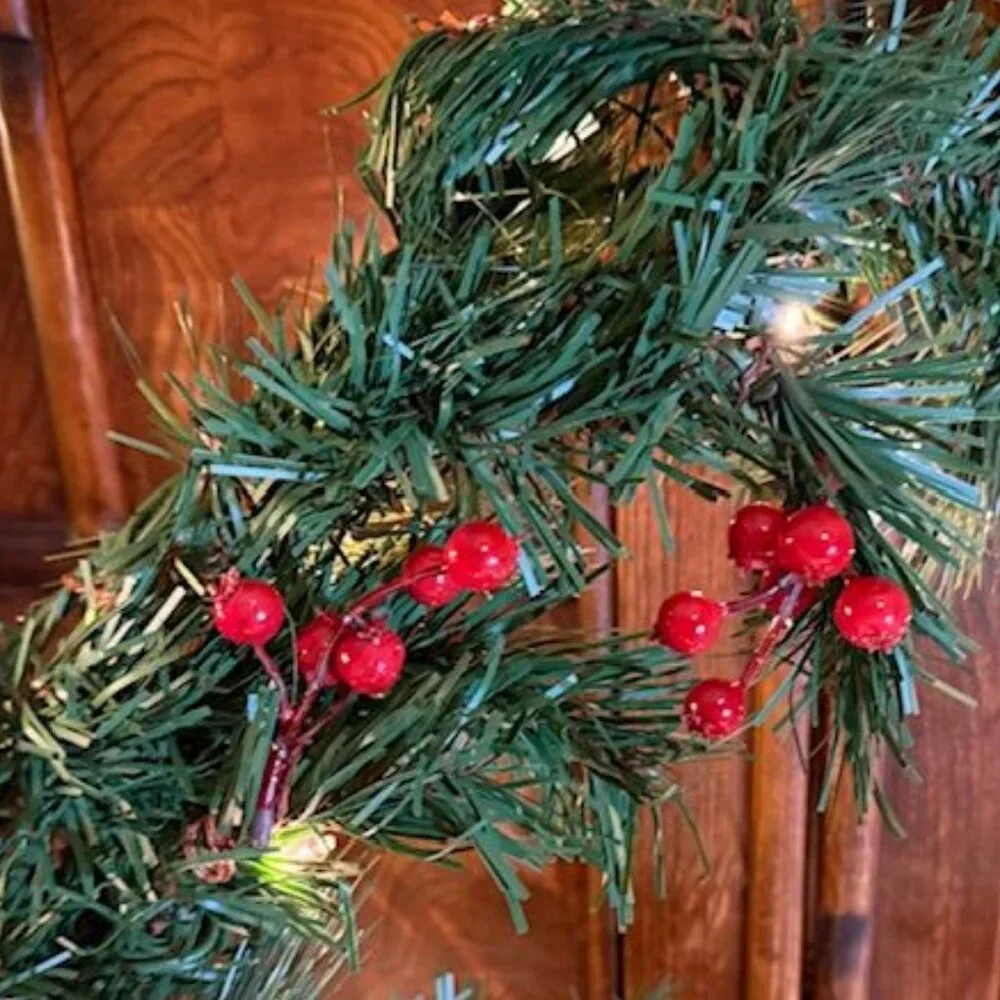 Set of 2 Prelit Linkable 10ft Berry Indoor Outdoor Garland Strands